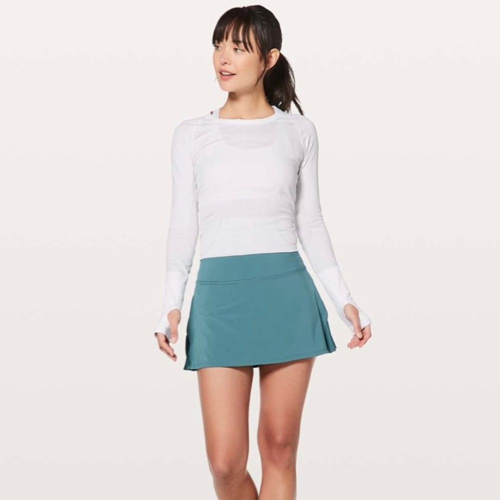 Lululemon Play off the pleats 13” skirt sz 6